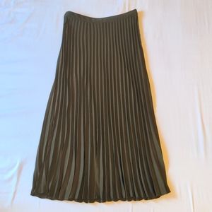 H&M Olive Green, Pleated Maxi Skirt, Size 6